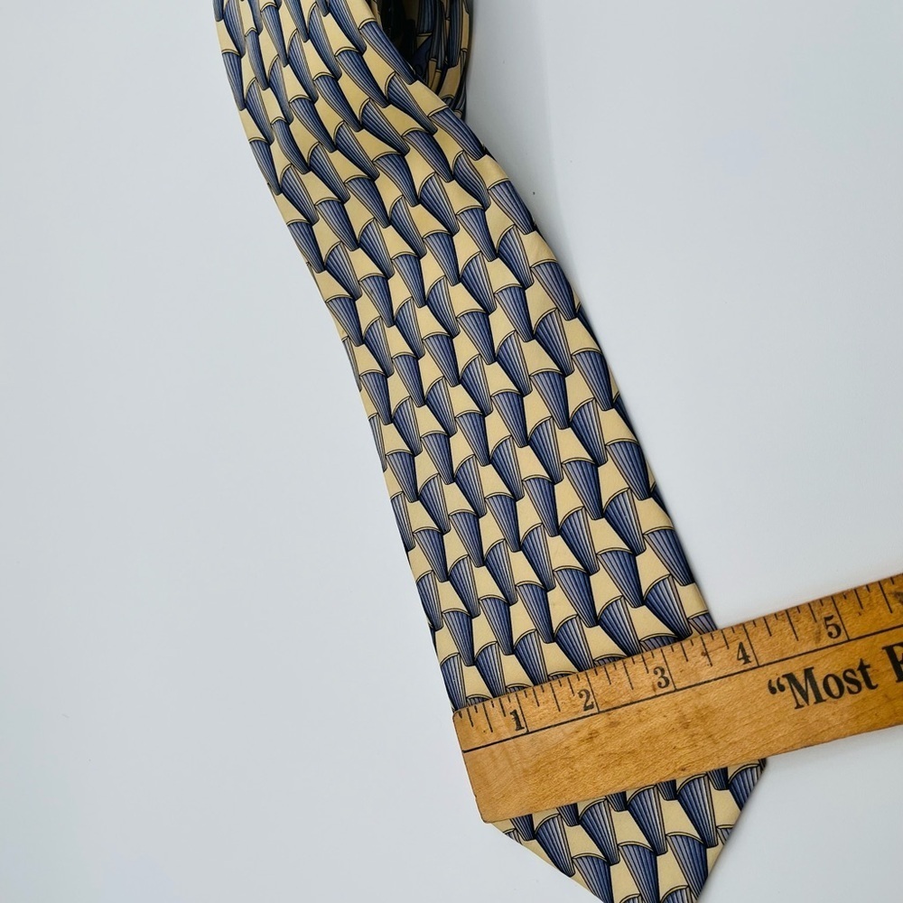 Vintage Geometric Pattern Valentino Silk Tie Made In Italy - Picture 3 of 13